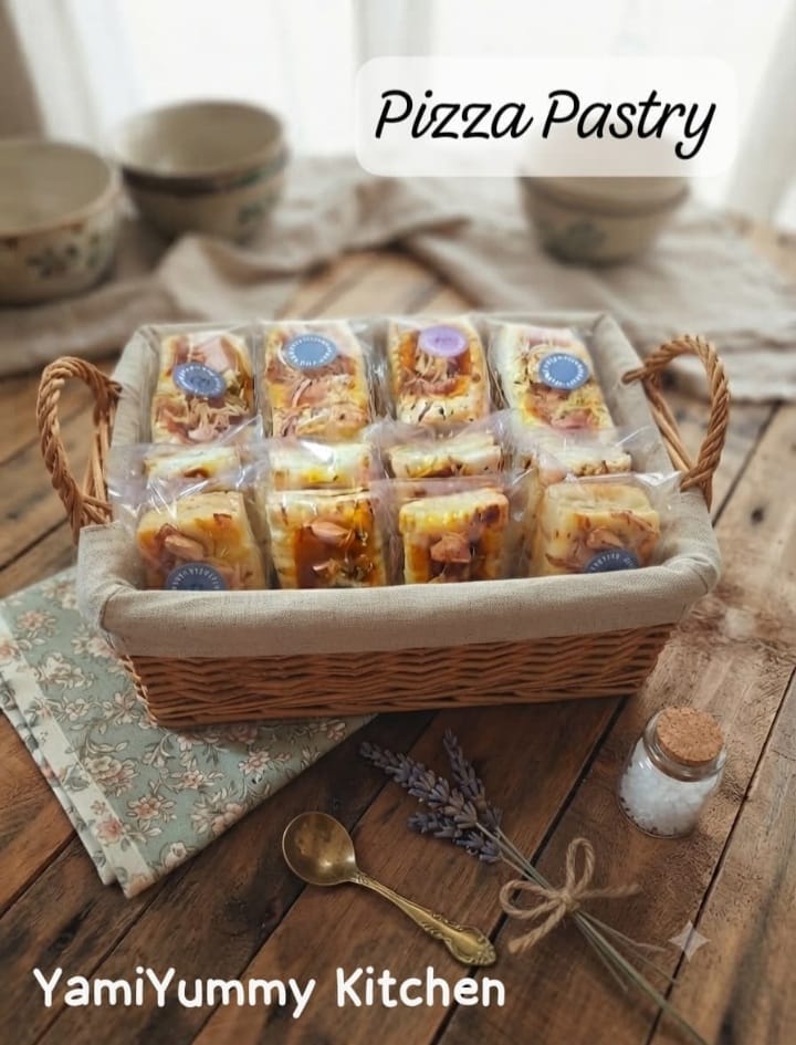 Pizza Pastry Rp 55.000,-/box isi 8 pcs